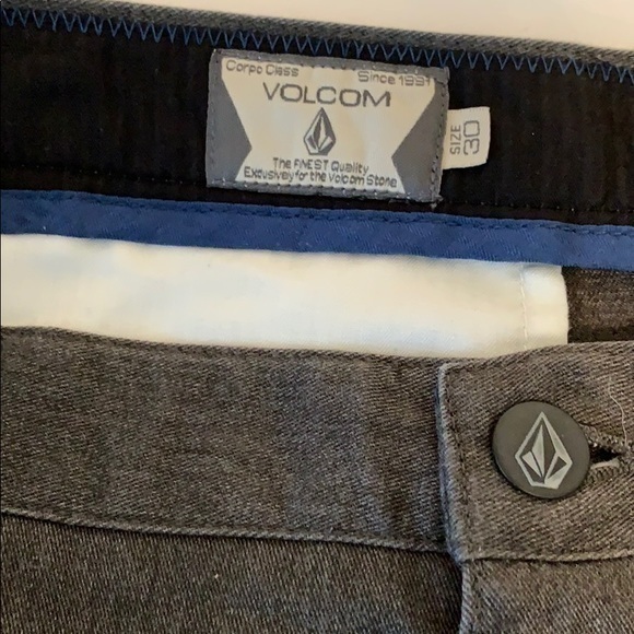 Volcom Men’s Dark Gray Shorts - Picture 4 of 4